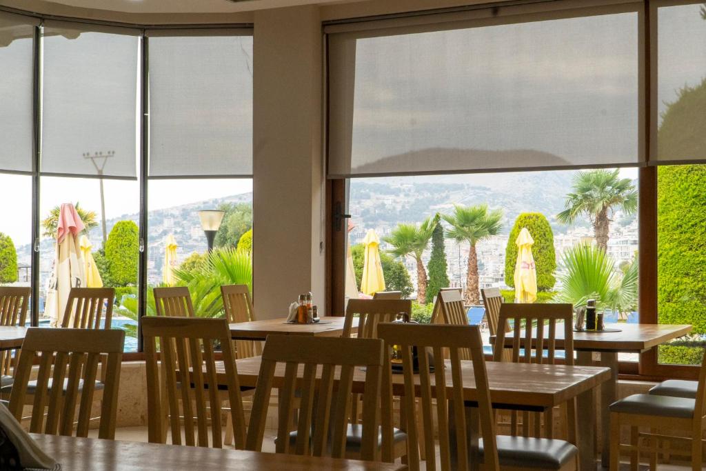Fine Dining Restaurant Setting